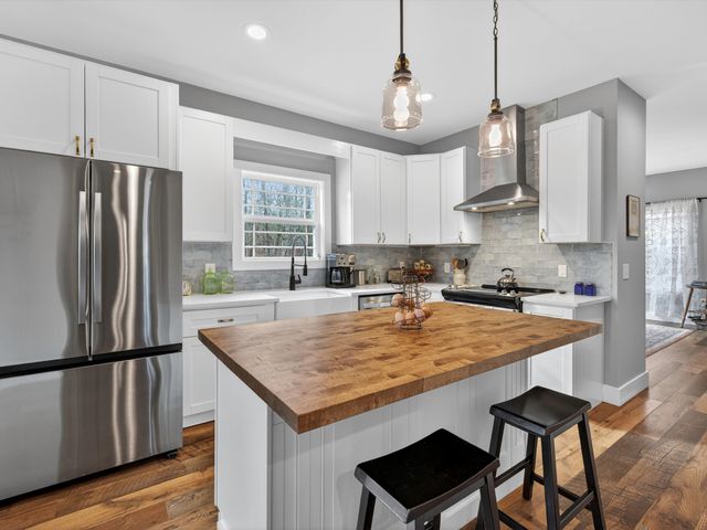 10139 Ashley Ln, Bon Aqua, TN 37025