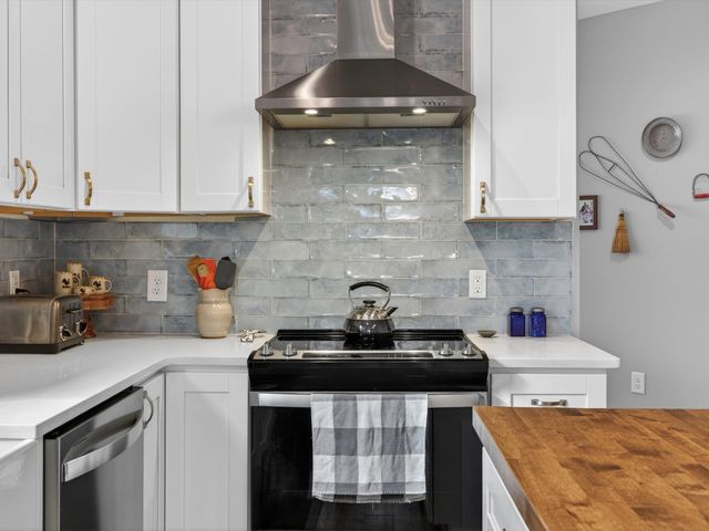 10139 Ashley Ln, Bon Aqua, TN 37025