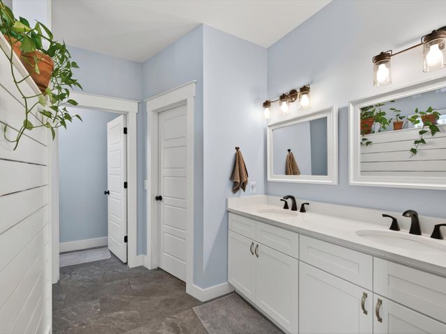 10139 Ashley Ln, Bon Aqua, TN 37025