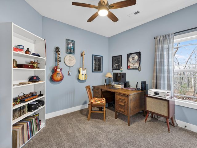 10139 Ashley Ln, Bon Aqua, TN 37025