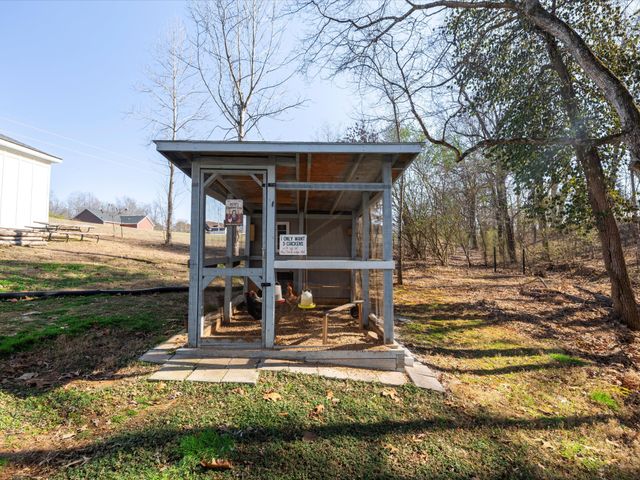 10139 Ashley Ln, Bon Aqua, TN 37025