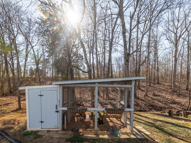 10139 Ashley Ln, Bon Aqua, TN 37025