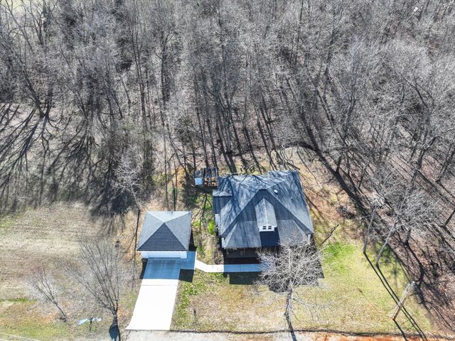 10139 Ashley Ln, Bon Aqua, TN 37025