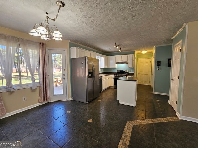 611 Lora Smith Road, Newnan, GA 30265