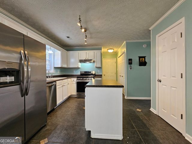 611 Lora Smith Road, Newnan, GA 30265