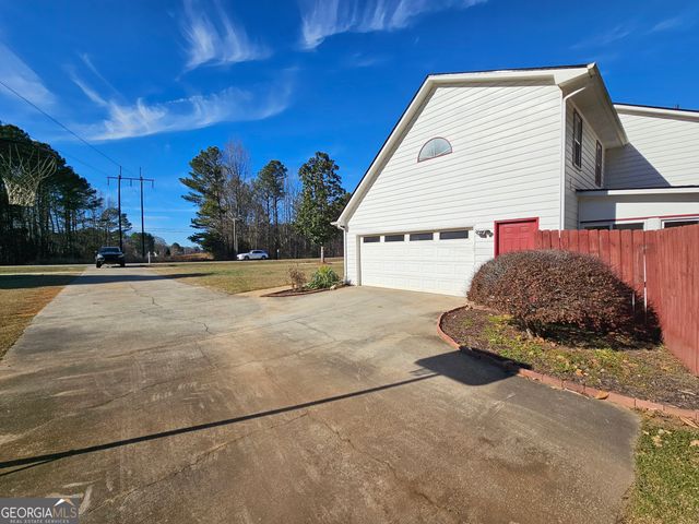 611 Lora Smith Road, Newnan, GA 30265