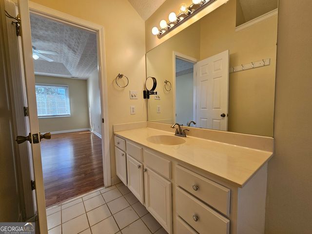 611 Lora Smith Road, Newnan, GA 30265