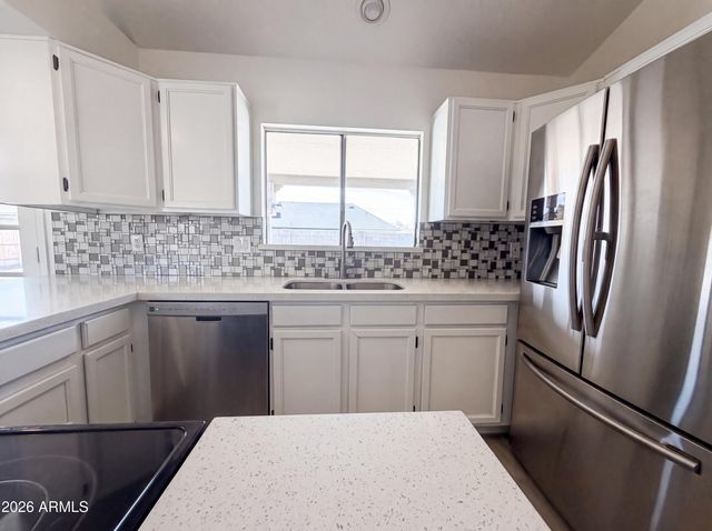 6915 W CHERRY HILLS Drive, Peoria, AZ 85345