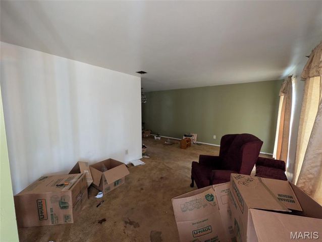 1315 Hendrick Drive, St Louis, MO 63135