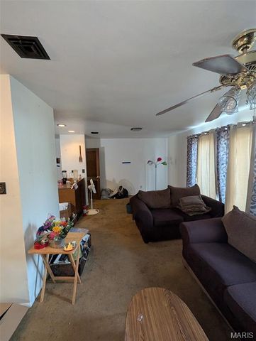 1315 Hendrick Drive, St Louis, MO 63135