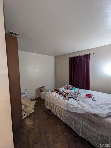 1315 Hendrick Drive, St Louis, MO 63135