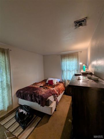 1315 Hendrick Drive, St Louis, MO 63135