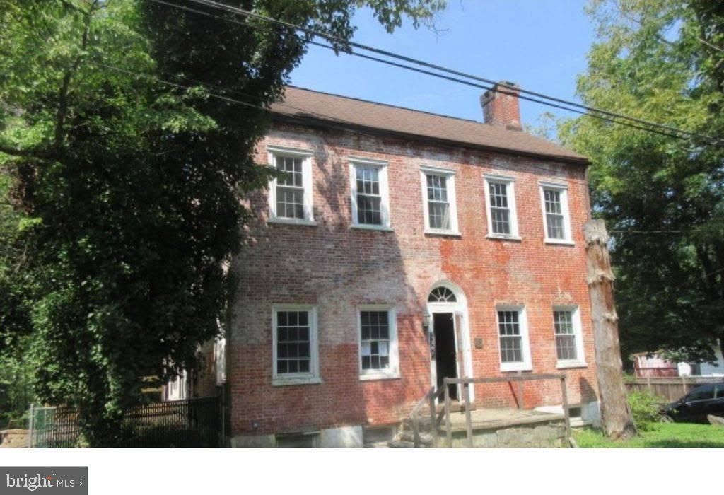 4507 NEWPORTVILLE RD, LEVITTOWN, PA 19056 — exterior