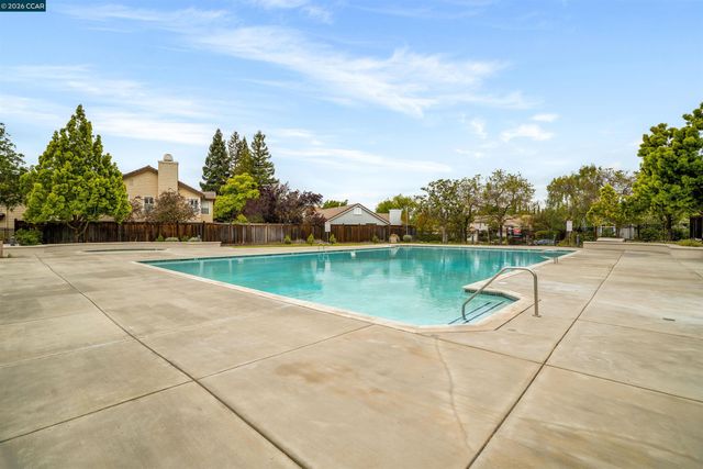 636 Dunhill Dr, Danville, CA 94506