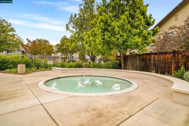 636 Dunhill Dr, Danville, CA 94506