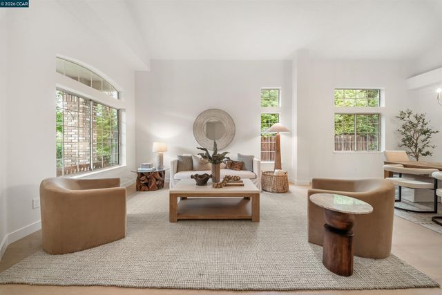 636 Dunhill Dr, Danville, CA 94506