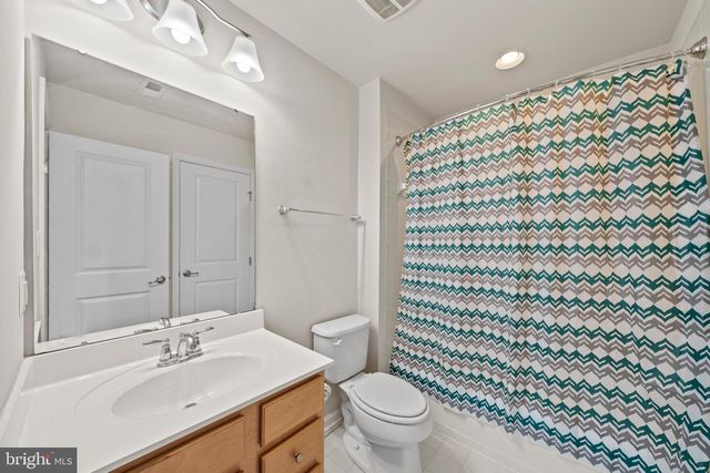 7470 SINGERS WAY, Elkridge, MD 21075