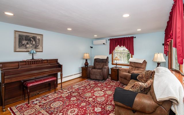 169 Central Street, Hudson, NH 03051