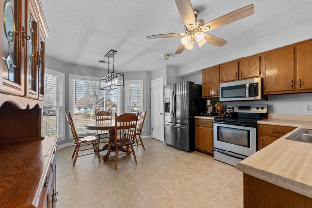 409 LITTLE OAK LN, Collierville, TN 38017