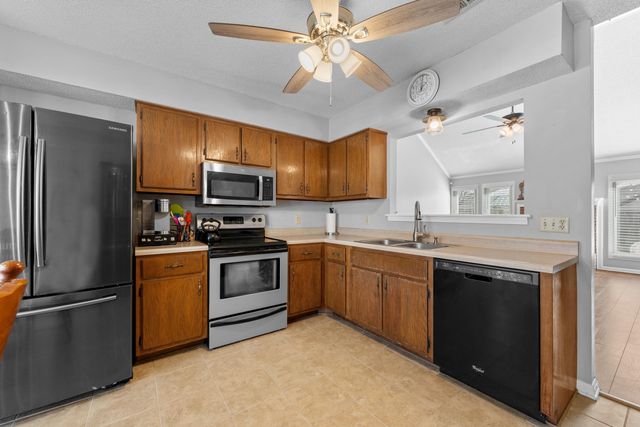 409 LITTLE OAK LN, Collierville, TN 38017