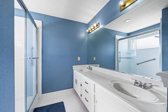 409 LITTLE OAK LN, Collierville, TN 38017