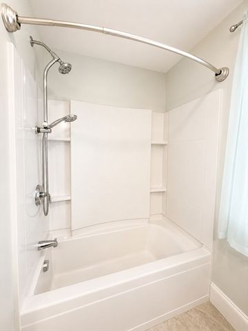 127 Oxbow Rd, Framingham, MA 01701