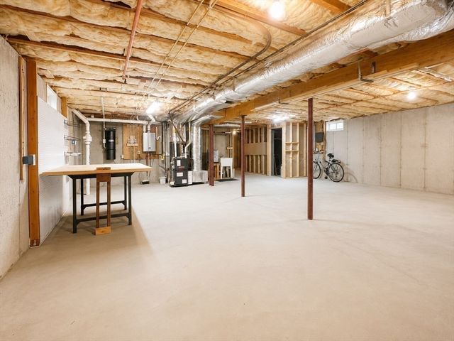 127 Oxbow Rd, Framingham, MA 01701