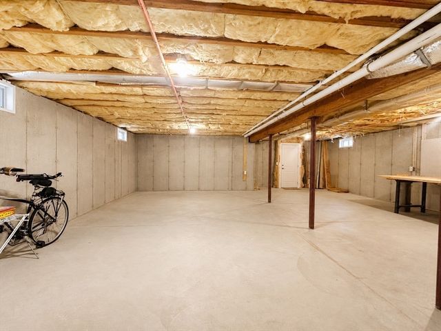 127 Oxbow Rd, Framingham, MA 01701