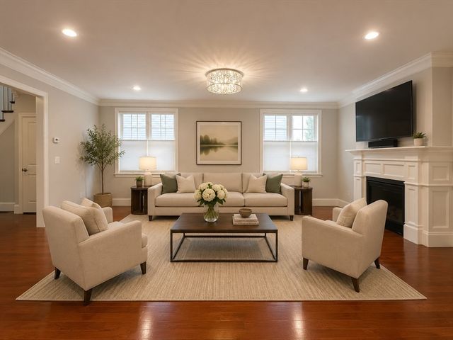 127 Oxbow Rd, Framingham, MA 01701