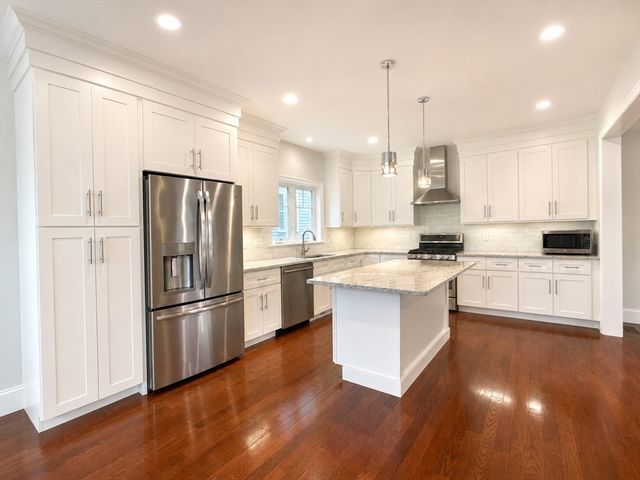 127 Oxbow Rd, Framingham, MA 01701