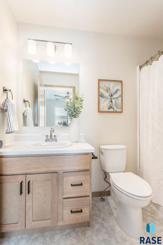 8013 E Tencate Pl Place, Sioux Falls, SD 57110