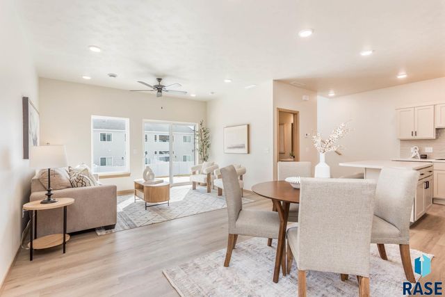 8013 E Tencate Pl Place, Sioux Falls, SD 57110