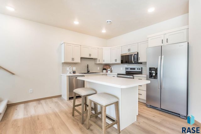 8013 E Tencate Pl Place, Sioux Falls, SD 57110