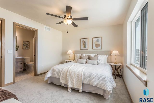 8013 E Tencate Pl Place, Sioux Falls, SD 57110