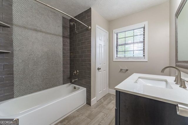 5700 Tracy Drive SE, Mableton, GA 30126