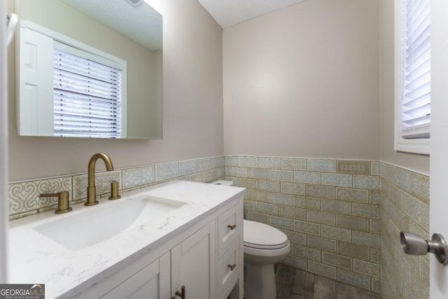 5700 Tracy Drive SE, Mableton, GA 30126