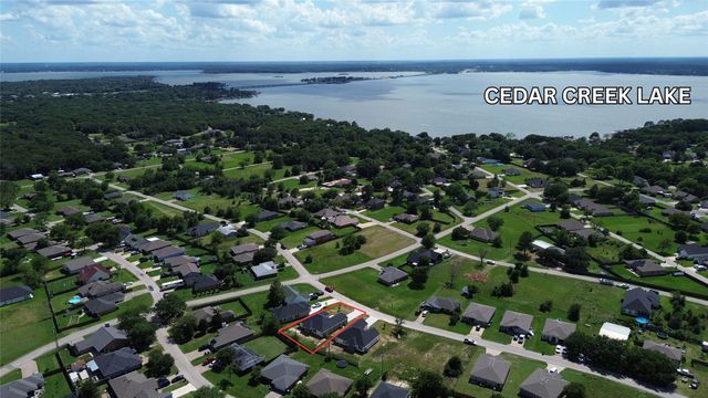 306 Backlash Drive, Gun Barrel City, TX 75156