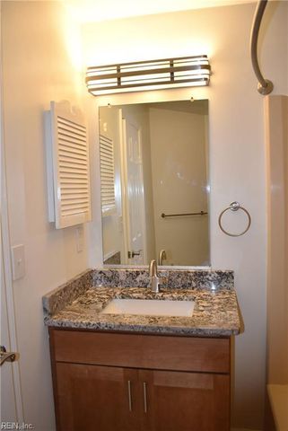 413 Harbour Pt Apt 102, Virginia Beach, VA 23451