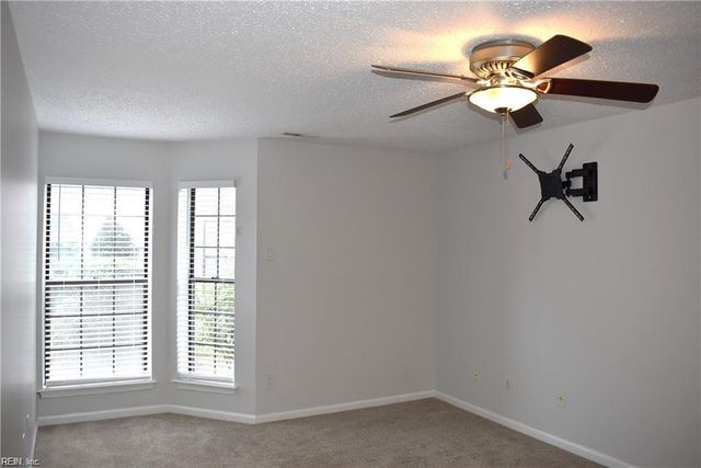 413 Harbour Pt Apt 102, Virginia Beach, VA 23451