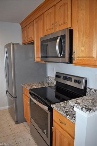 413 Harbour Pt Apt 102, Virginia Beach, VA 23451