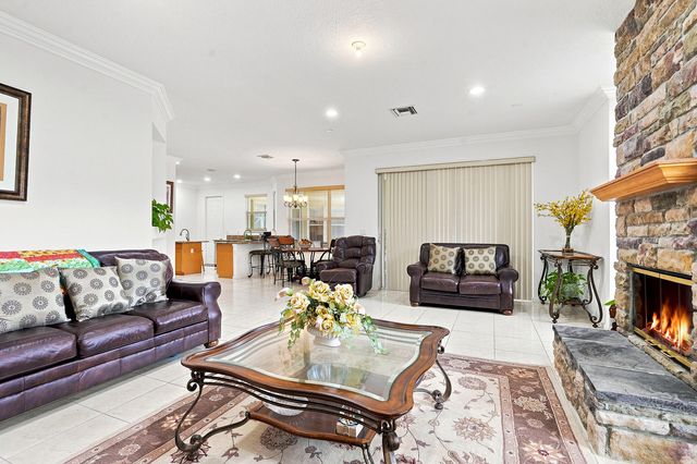 13882 43rd Road N, Royal Palm Beach, FL 33411