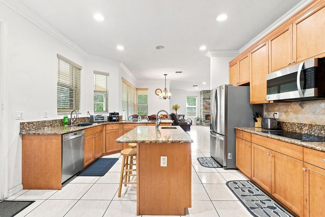 13882 43rd Road N, Royal Palm Beach, FL 33411