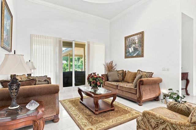 13882 43rd Road N, Royal Palm Beach, FL 33411