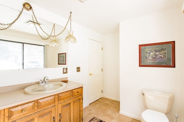 21-22 Beach Drive, West Brookfield, MA 01585
