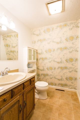 21-22 Beach Drive, West Brookfield, MA 01585