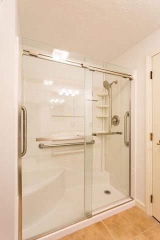21-22 Beach Drive, West Brookfield, MA 01585