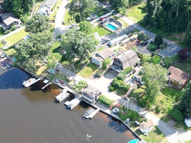 21-22 Beach Drive, West Brookfield, MA 01585