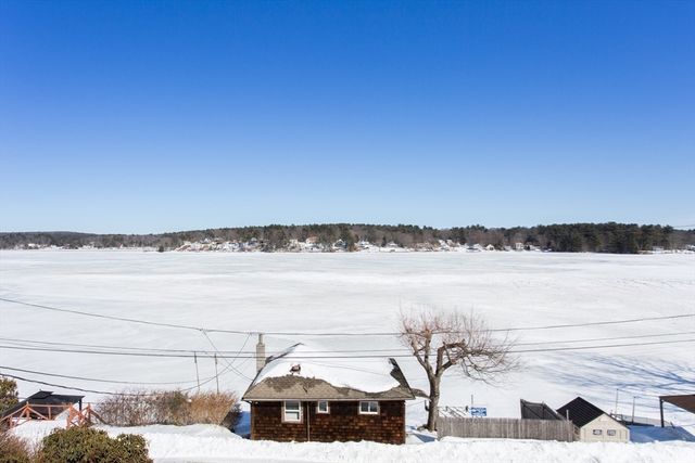 21-22 Beach Drive, West Brookfield, MA 01585