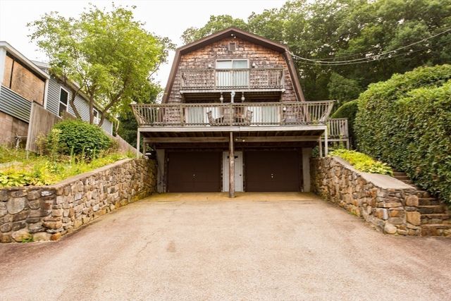 21-22 Beach Drive, West Brookfield, MA 01585