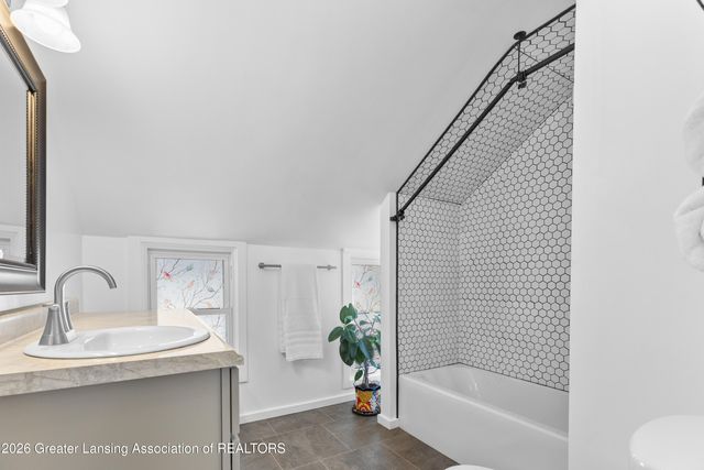 2012 New York Avenue, Lansing, MI 48906